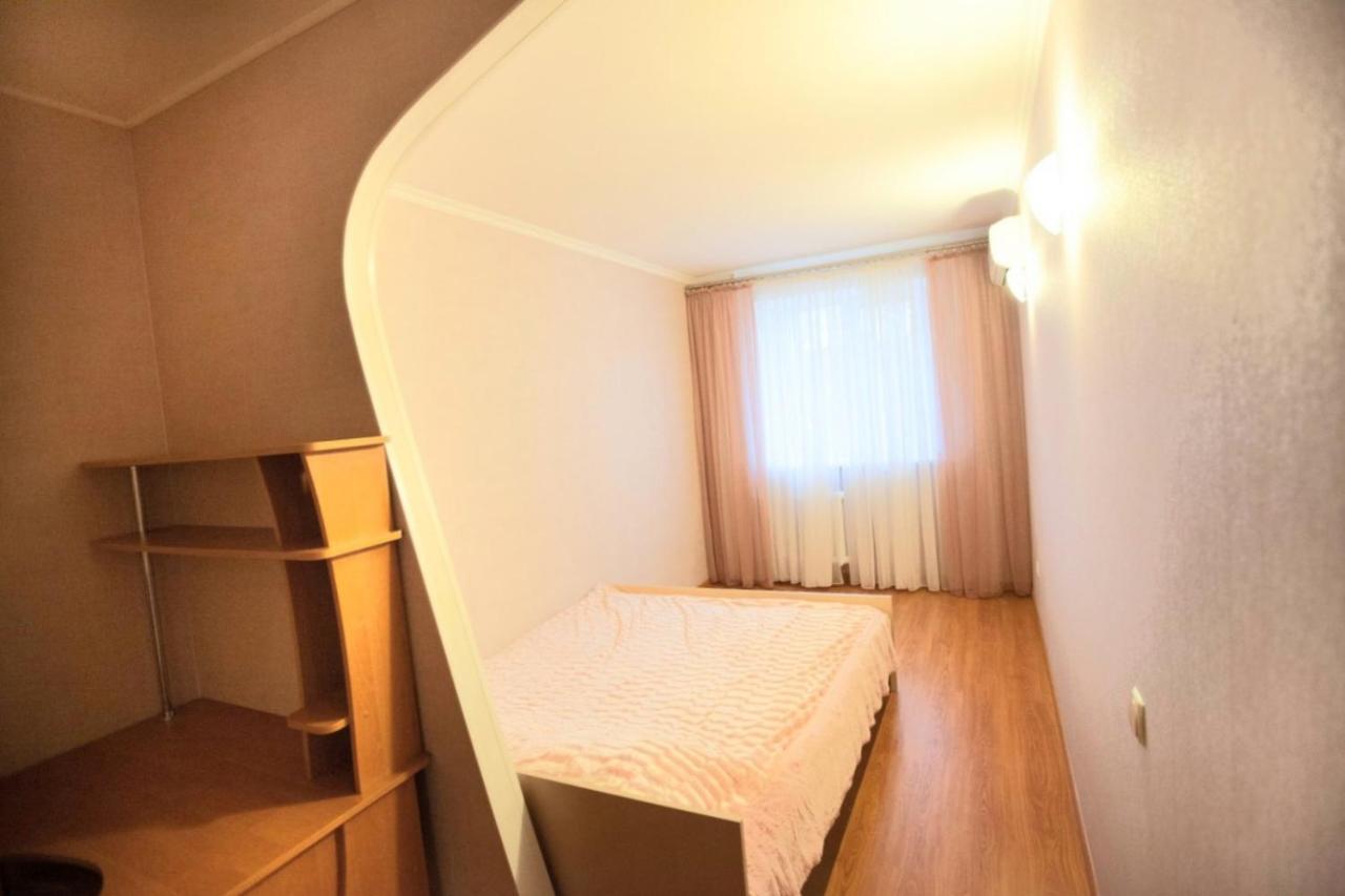 Двухкомнатная Квартира 300М От Моря Ул Парковая 18 Отчетные Док Chornomorsk Buitenkant foto